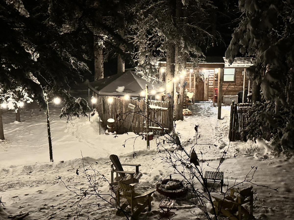 Rustic Cozy Cabin With Hot Tub Bragg Creek Zewnętrze zdjęcie