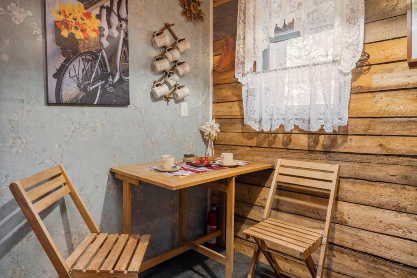 Rustic Cozy Cabin With Hot Tub Bragg Creek Zewnętrze zdjęcie